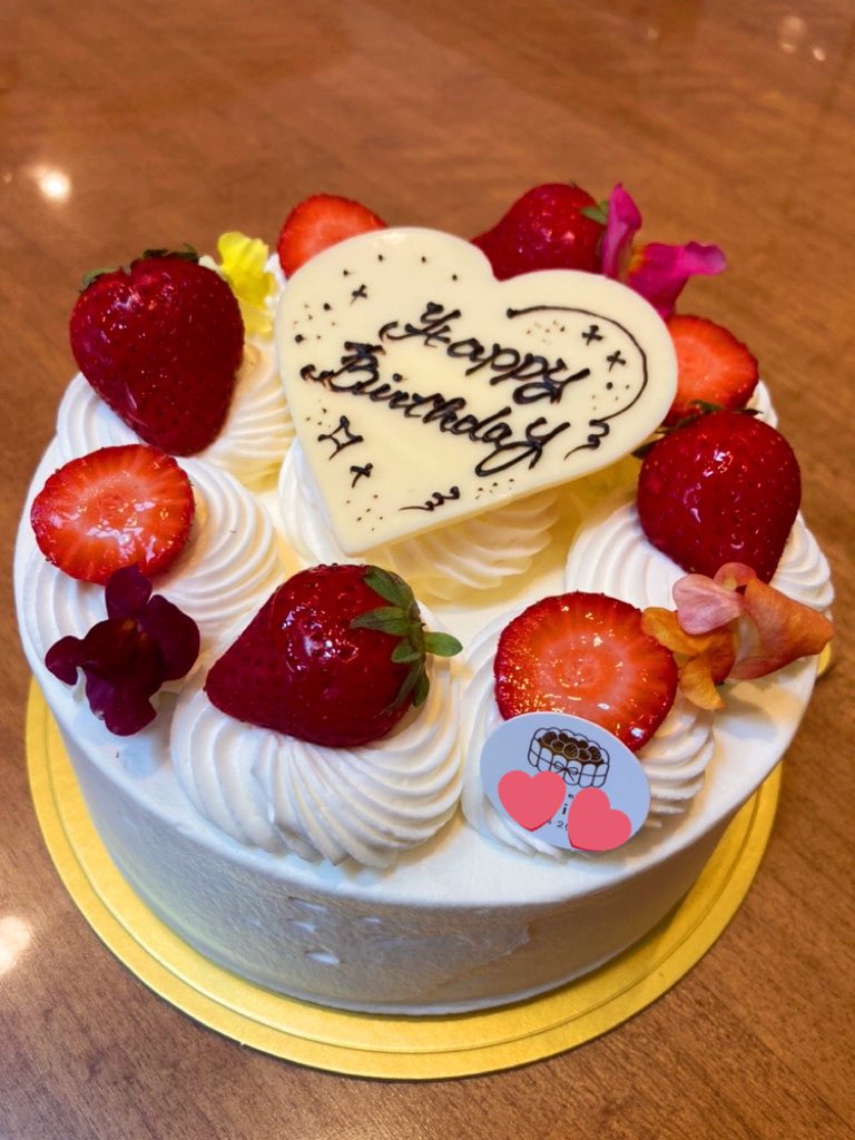 fu_fu_fuuka's tweet photo. Happy Birthday to me〜🎉🎉

よんじゅうウン年前に生まれました笑
RingoJamからのメッセージ嬉しい😭
2年前の今日はMidnightがリリースされて嬉しかったなぁ！
今年もミセスと共に楽しむ所存です！
よろしくお願いします🫶

#MrsGREENAPPLE   
#RingoJam
#大森元貴
#MotokiOhmori
#Midnight_EP https://t.co/eDF32xM0Bw