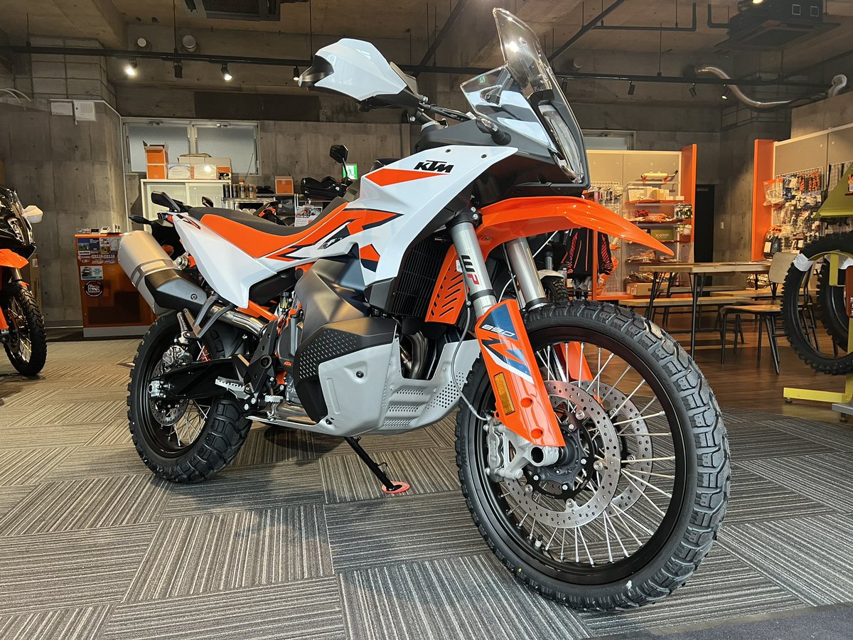 ktmmff_frontier's tweet photo. 2023  890ADVENTURE R
試乗車として持って行きます🙋🏻‍♀️
その他の試乗車両はお楽しみに🥰
まだエントリー間に合うみたいです！！
#KTM厚木
#asamabootcamp https://t.co/4s3c2Y1FsZ