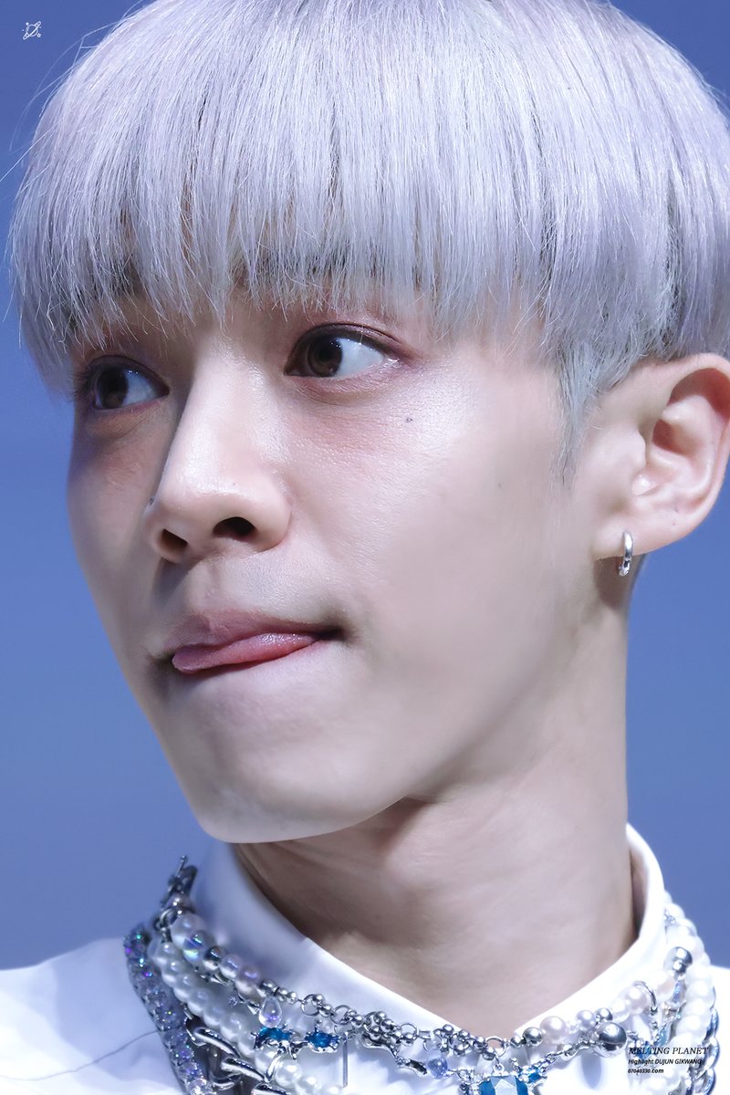 melting_planet's tweet photo. [UPDATE] 230429 이기광 정규 1집 프레데터 DMC 뮤직 팬싸인회 <1> *45pic
걍 얼굴 대잔치벌임 😍
📎https://t.co/fip92fiVha
#이기광 #기광 #하이라이트 #LEEGIKWANG #GIKWANG #HIGHLIGHT #PREDATOR #프레데터
@900_330 https://t.co/DfjnWh5iXt