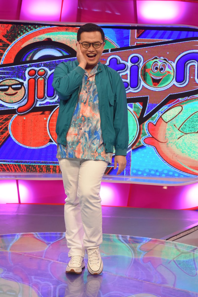 AAArtists_'s tweet photo. Mamaya na! Abangan si @Chamyto sa #Emojination, 5PM sa @TV5manila at 7PM sa @FeelGoodSaBuko!
🤩😍💛
#Chammy #AllAccessToArtists #fAAAmily https://t.co/NdyVrlIfhV