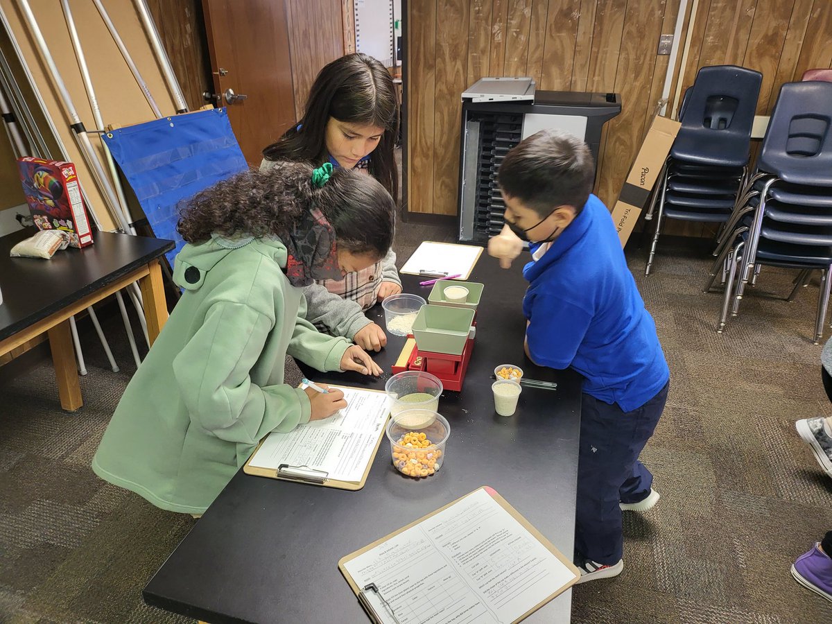 ASantana_JHS's tweet photo. Hawks in lab mode.π¨βπ¬π©βπ¬π¬π§ͺ Investigating mass and solidifying their understanding that mass is the amound of matter in something! They also estimated then measured the volume of different containers. #HawkPrideSISD #TeamSISD https://t.co/h9dUta1OPl