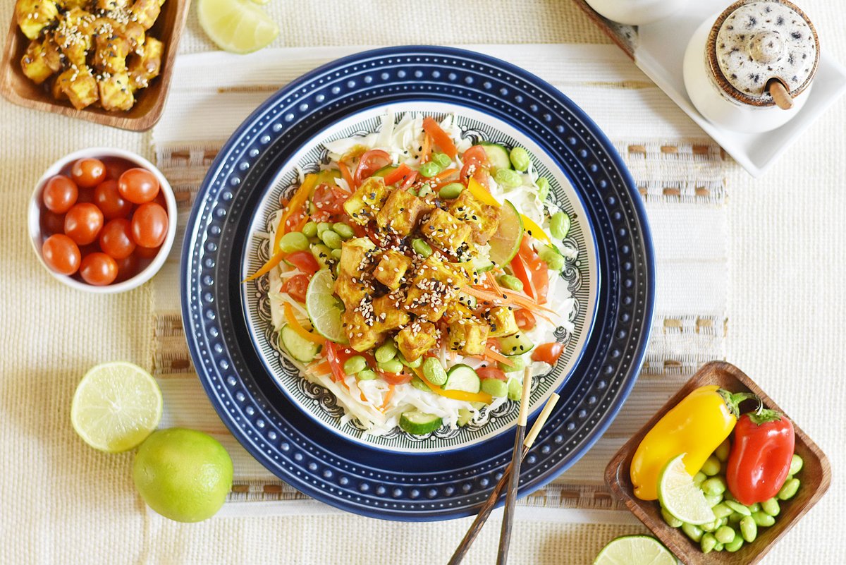 This crunchy cabbage slaw takes a rainbow’s worth of veggies. Topped with baked tofu, crunchy peanuts and sesame seeds, you’ve got enough protein and substance to serve this as a meal on its own.
anthonysgoods.com/blogs/recipes/…