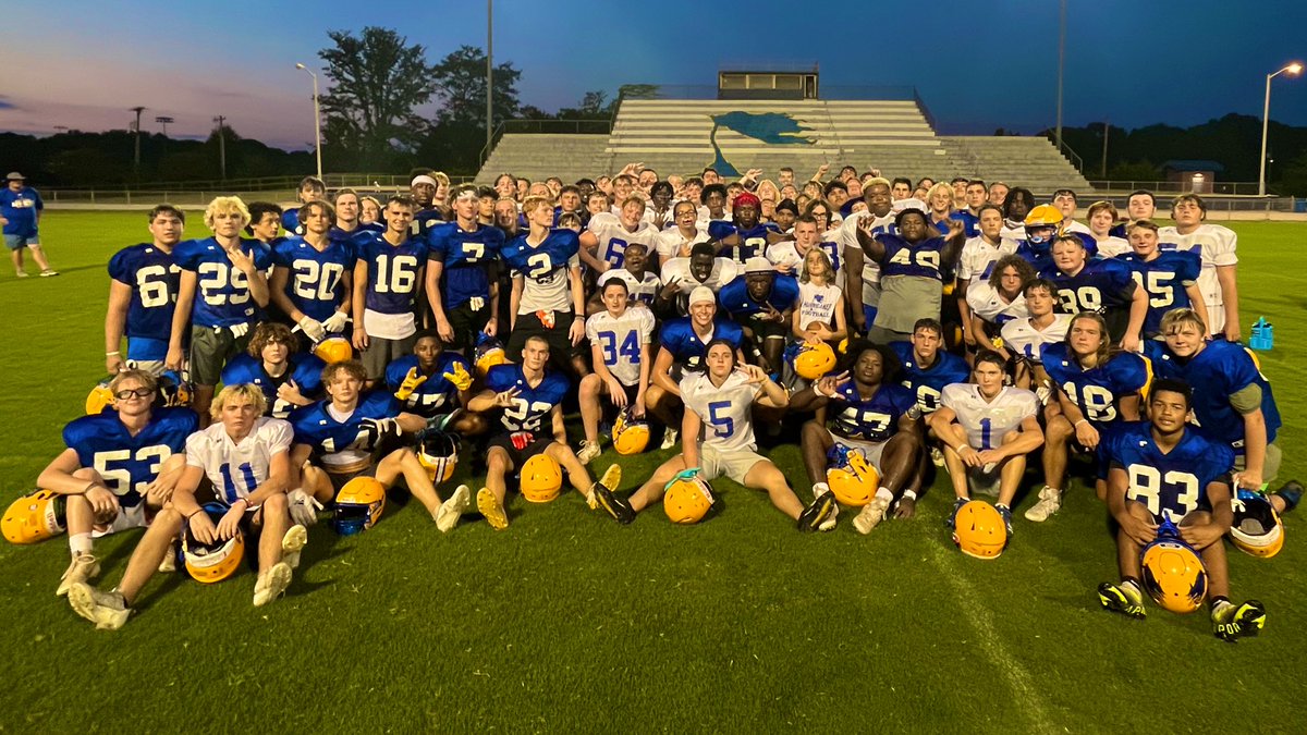 MrCoachFrate's tweet photo. 🌴🌀🏈❤️PROUD of our community - First Annual “MEET THE CANES” night is in the books✅THANK YOU to our seniors for their leadership today - you are a special group‼️MANY more memorable photos will be shared soon‼️@OfficialWren @OfficialWrenFB @AndyGuidici13 @wrenboosterclub https://t.co/HAZ2zpeyM4