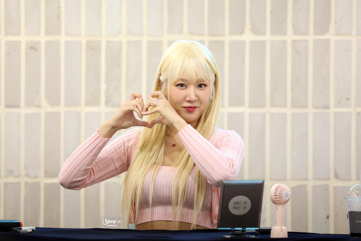 sistarbox's tweet image. 230805 #소유 #Soyou 팬싸 Summer Recipe fansign sistarbox.blogspot.com/2023/08/230805…