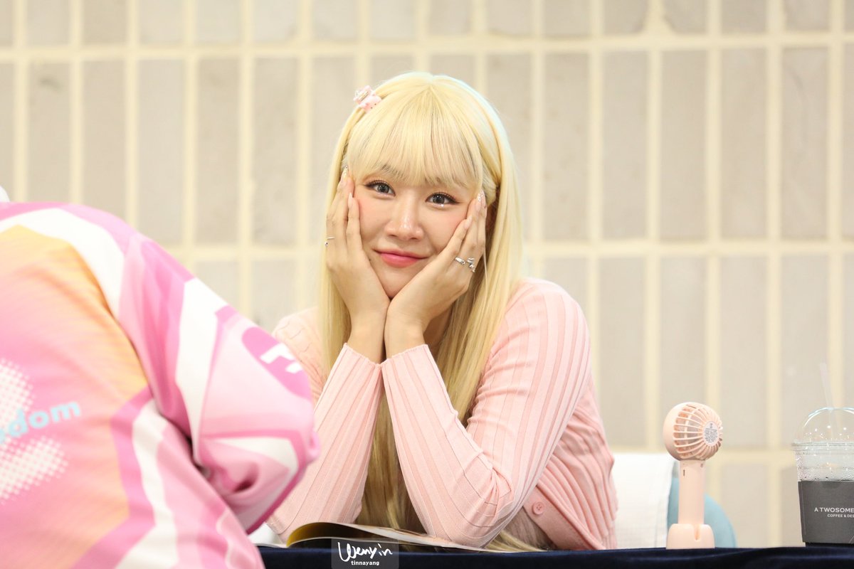 sistarbox's tweet image. 230805 #소유 #Soyou 팬싸 Summer Recipe fansign sistarbox.blogspot.com/2023/08/230805…