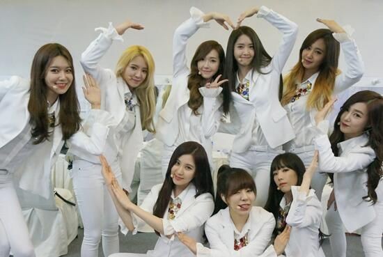 jessica_syjey89's tweet photo. Bukan nya gak mau ucapin tp lupa banget kemarin saking hectic nya..

Happy anniversary 16th years ayang ayang aku.. Semoga karir kita lancar trus sukses selalu walaupun jalan kita berbeda.. Sehat sehat selalu ciwi ciwi mahal kuuh.. @kiymtaeyeon @hwagtiff @Yurlikwon @aestesic https://t.co/6yLQBlE0tu