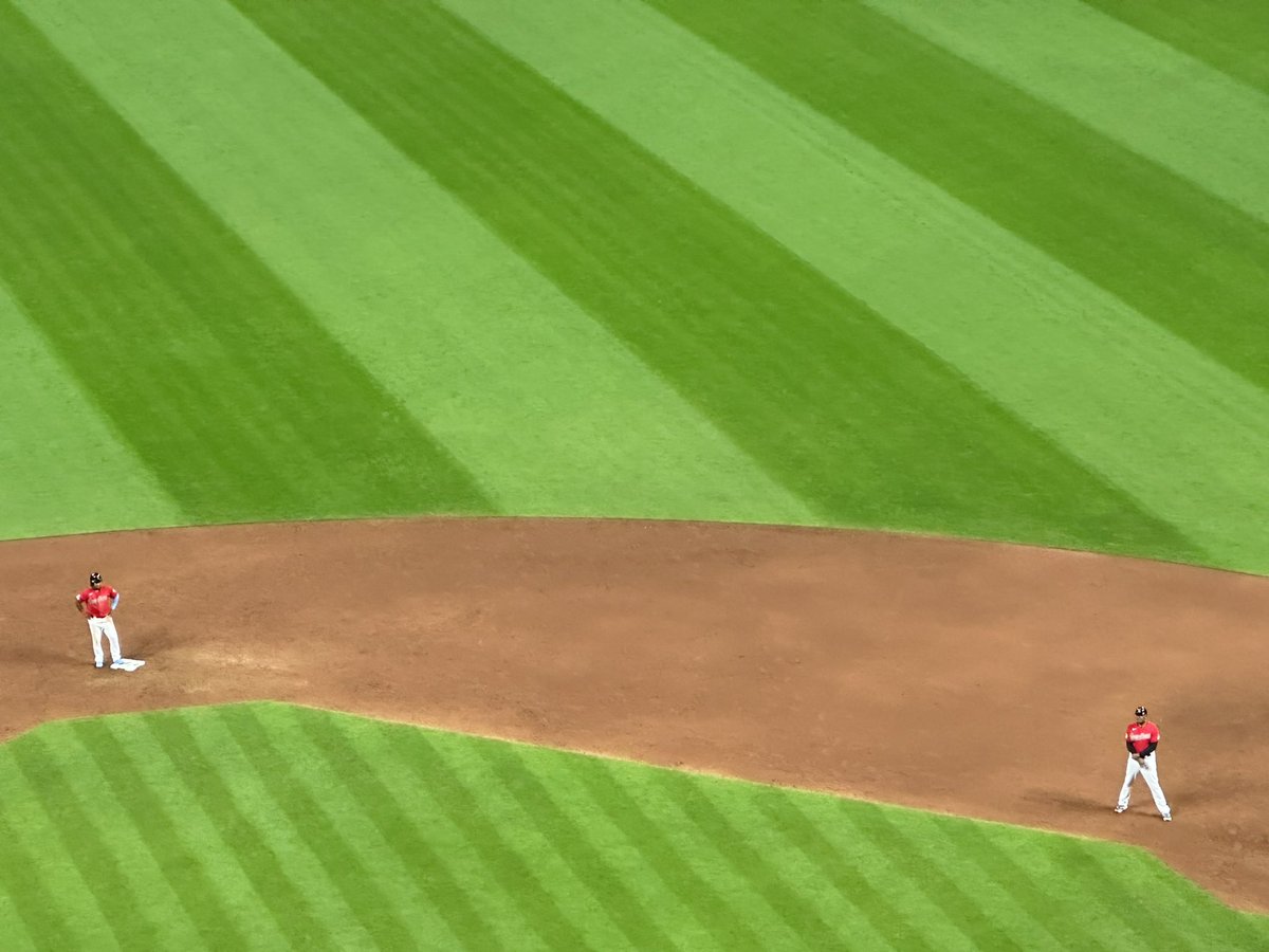 1CLEbaseballfan's tweet image. José Ramírez is an absolute BOSS. Field clears post-fight and our hero marches himself back in 2nd base. No other players are on the field but Josey. Sandy stood out there almost as protection/backup. Absolutely baller. I could not love José more.