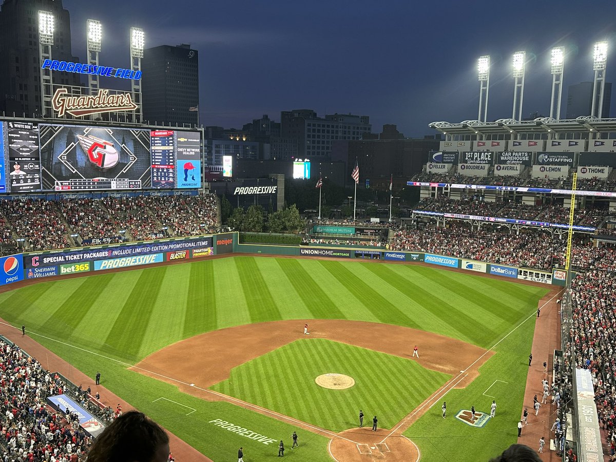 1CLEbaseballfan's tweet image. José Ramírez is an absolute BOSS. Field clears post-fight and our hero marches himself back in 2nd base. No other players are on the field but Josey. Sandy stood out there almost as protection/backup. Absolutely baller. I could not love José more.