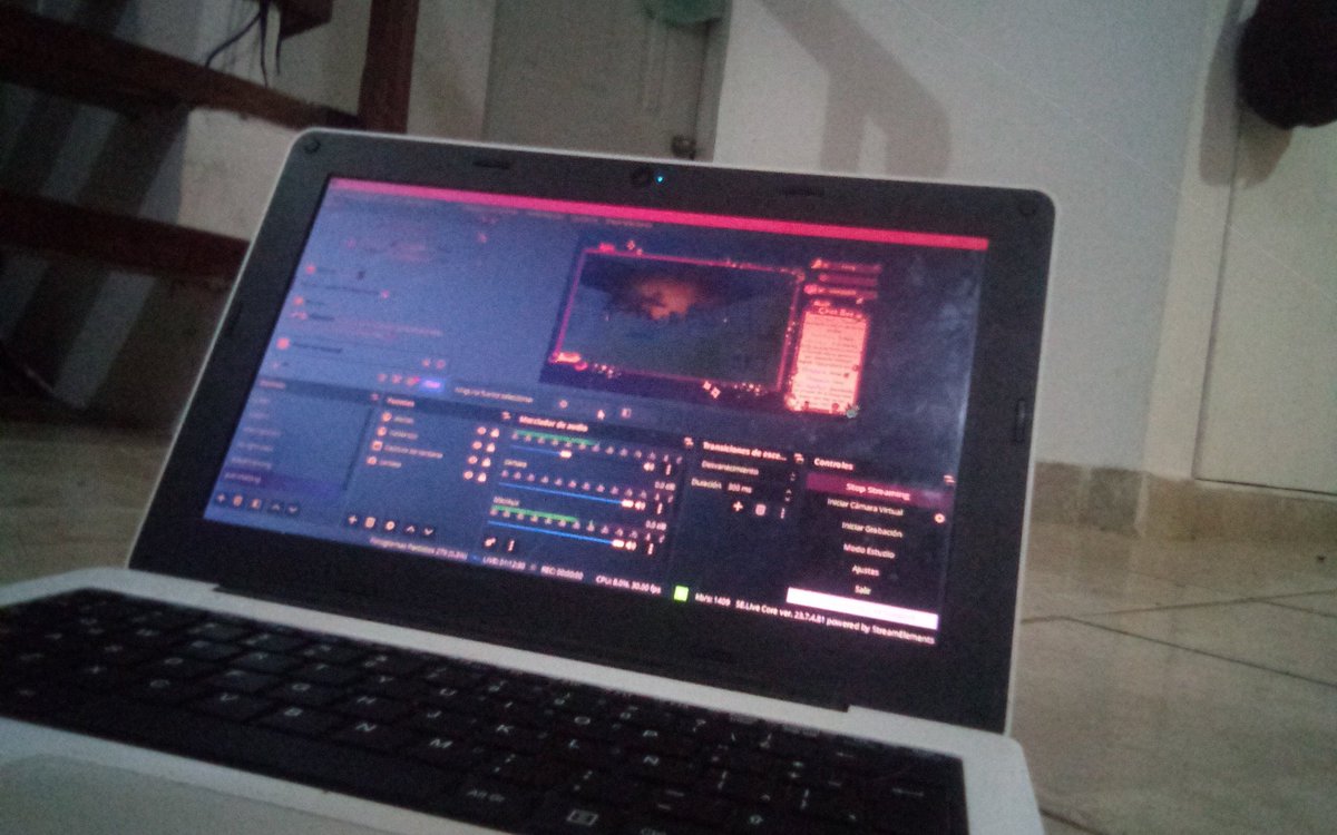 Nyixiz's tweet image. Stream desde el piso bby acompáñame twitch.tv/nyixiz