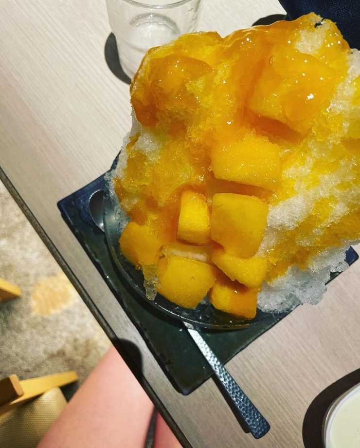 Angela880524's tweet photo. 自分でマンゴーかき氷を食べに来ました 😍
昼ご飯は全然食べたくない 😵‍💫 https://t.co/NYqEI8ThmS