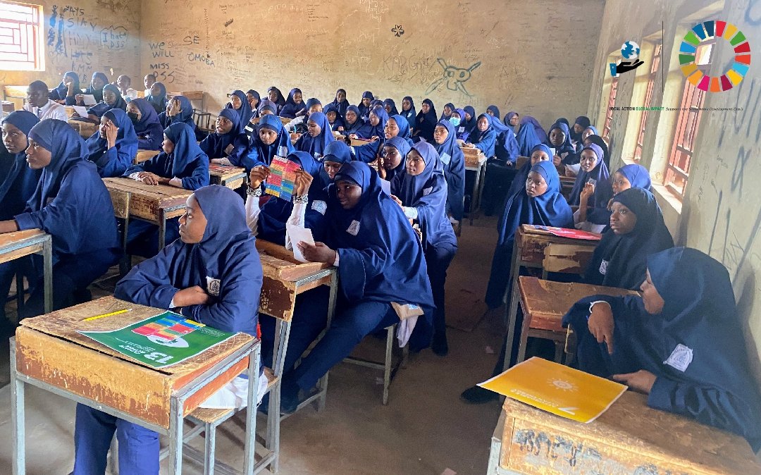 AliyuMuusa's tweet photo. Empowered through #YLDP2023 with @LEAPAfrica &amp; @ng_youthfund. Engaging virtual courses, impactful sessions with @HamzyCODE &amp; @IbrhmFaruk. With my #TeamLAGI project, educated 57 students in Zaria on SDGs. Committed to driving change for a better Nigeria. #Changemaker #SDGs #LAGI https://t.co/1gVTix3CdT
