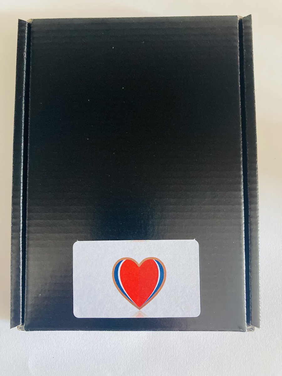 ruthbeckart's tweet photo. 🚨GIVEAWAY🚨

If we beat City today....
A follower who RTs will win a limited edition RuthBeckArt Arsenal gift box.

You must follow me and RT to enter - I’ll announce the winner after our victory today 🙏🏻💋
GOOD LUCK
❤️🤍
#ARSMCI #arsenal #COYG #win https://t.co/ZRs43WY0tO