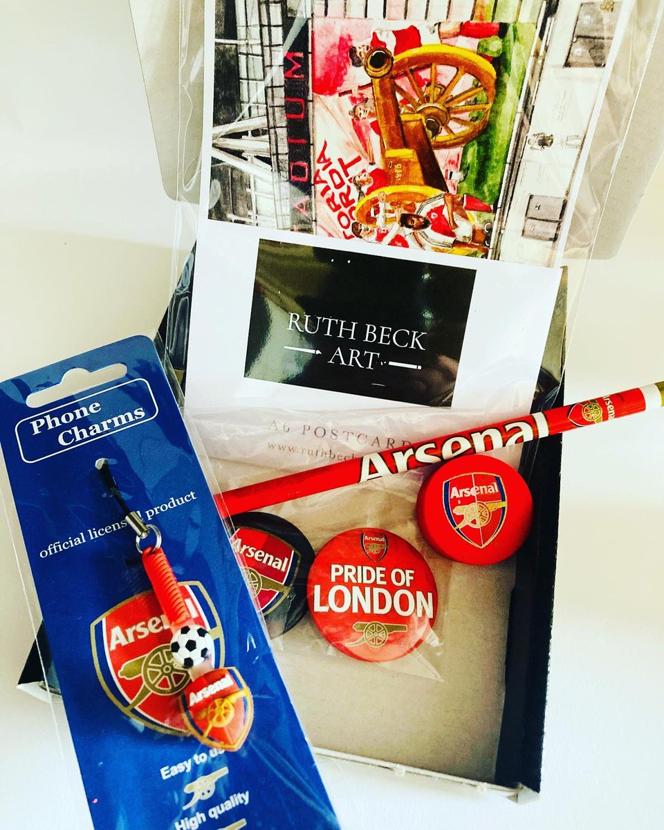 ruthbeckart's tweet photo. 🚨GIVEAWAY🚨

If we beat City today....
A follower who RTs will win a limited edition RuthBeckArt Arsenal gift box.

You must follow me and RT to enter - I’ll announce the winner after our victory today 🙏🏻💋
GOOD LUCK
❤️🤍
#ARSMCI #arsenal #COYG #win https://t.co/ZRs43WY0tO