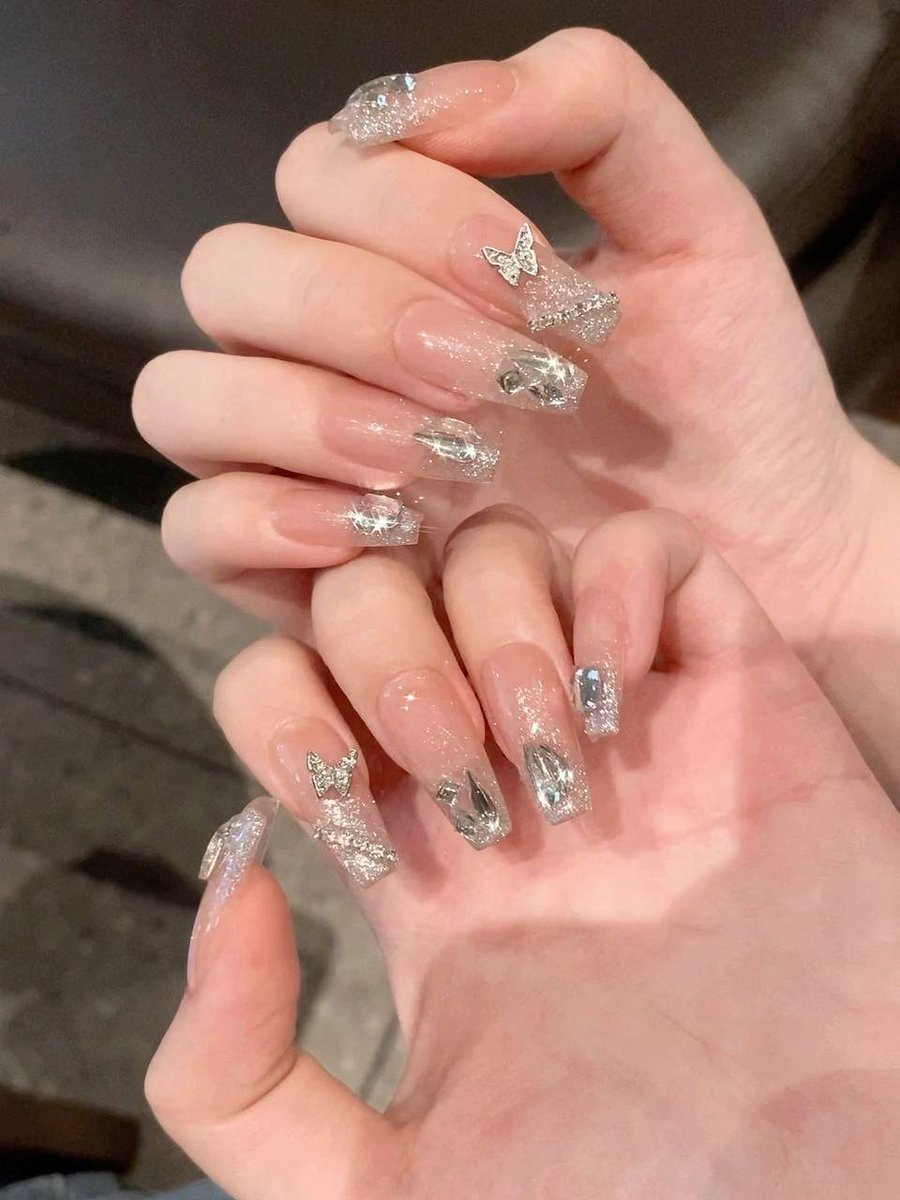 LemonC547's tweet photo. new manicure https://t.co/Y1OQyk1Oqk