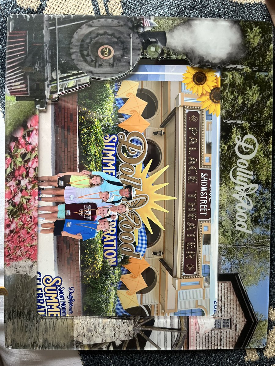 AllenCrosswhite's tweet photo. Well had a great trip with grandkids to Dollywood!! Many stories and memories made! https://t.co/T4G4AtwBdJ