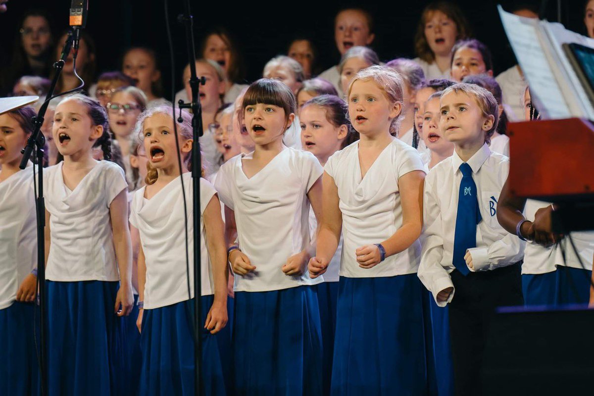 Barnsley Youth Choir tweet media