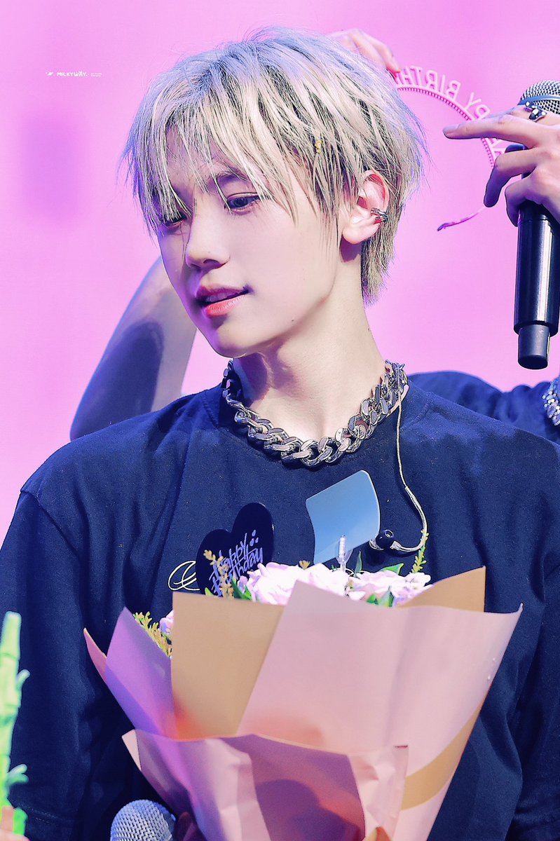 ahnseongmin_net's tweet photo. [HQ] 230805 마닐라

#성민이에게_가는_밀키웨이
#크래비티 #CRAVITY #성민 #안성민 #SEONGMIN https://t.co/kB1R2podmP