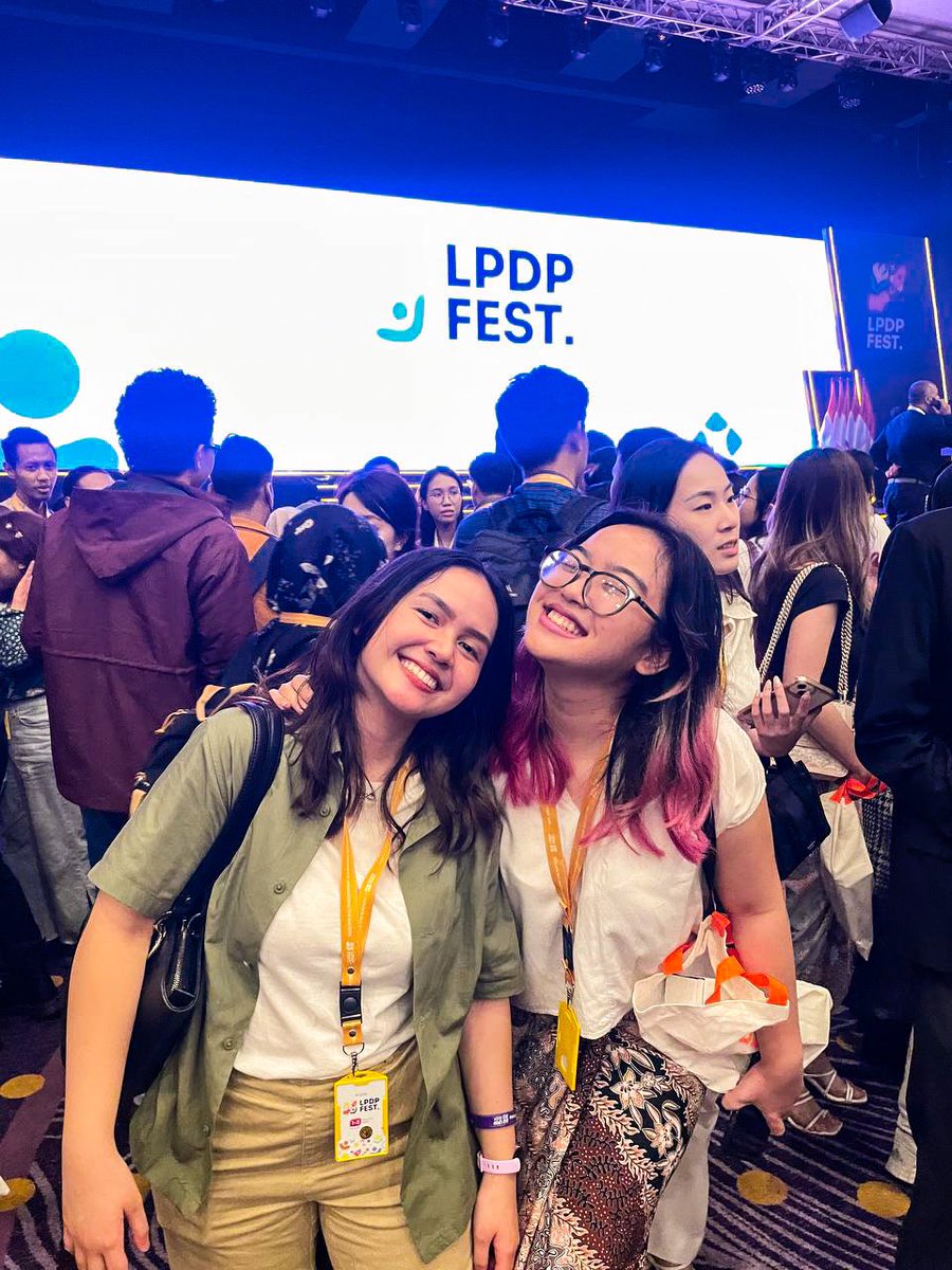 granolish's tweet photo. truly super special people that made my week🤍 #lpdpfest i’m now horrendously attached to them https://t.co/Im5LMjMO8q