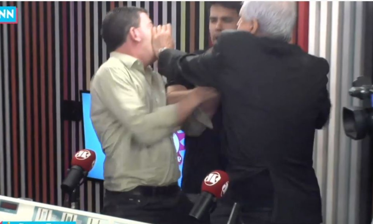 Ederrede16's tweet photo. Glenn, isso é Bolsonarismo!
Esqueceu ou gostou? Tô confuso! https://t.co/XQNoqfp6Hj