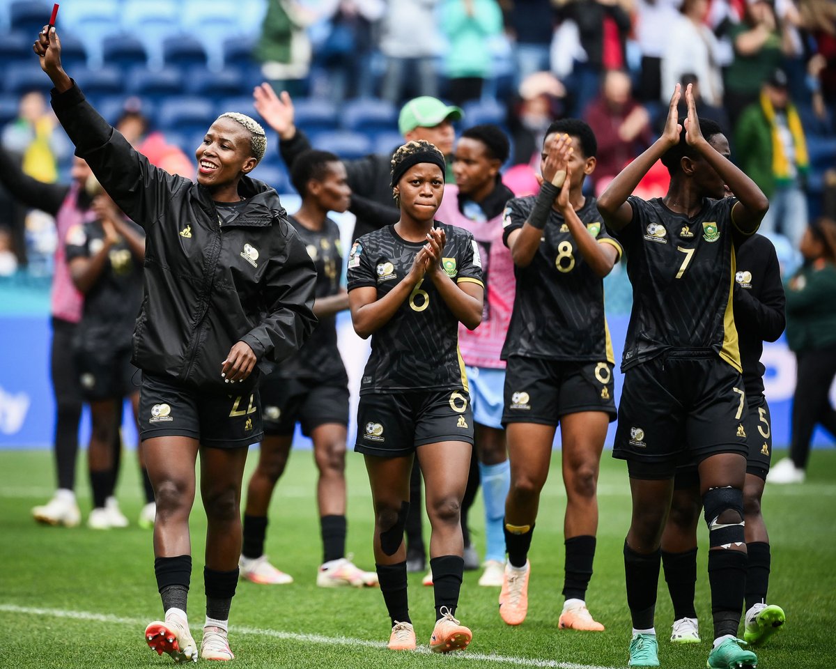 ▪️ Made World Cup R16 for the first time in history (men’s or women’s)
▪️ Second-lowest ranked team to reach WWC R16 (No. 54)
▪️ Thembi Kgatlana put the world on notice  

Shoutout to South Africa 🇿🇦👏