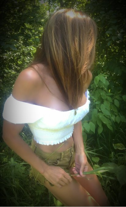 My audition&hellip;.would like a threesome with Bo and Luke in the back seat of the General Lee!❤️ Can you help<a href="/tag/summer"class="tags"><span>#summer</span></a><a href="/tag/hot"class="tags"><span>#hot</span></a><a href="/tag/fast"class="tags"><span>#fast</span></a><a href="/tag/shorts"class="tags"><span>#shorts</span></a><a href="/tag/summervibes"class="tags"><span>#summervibes</span></a><a href="/tag/coun"class="tags"><span>#coun</span></a>