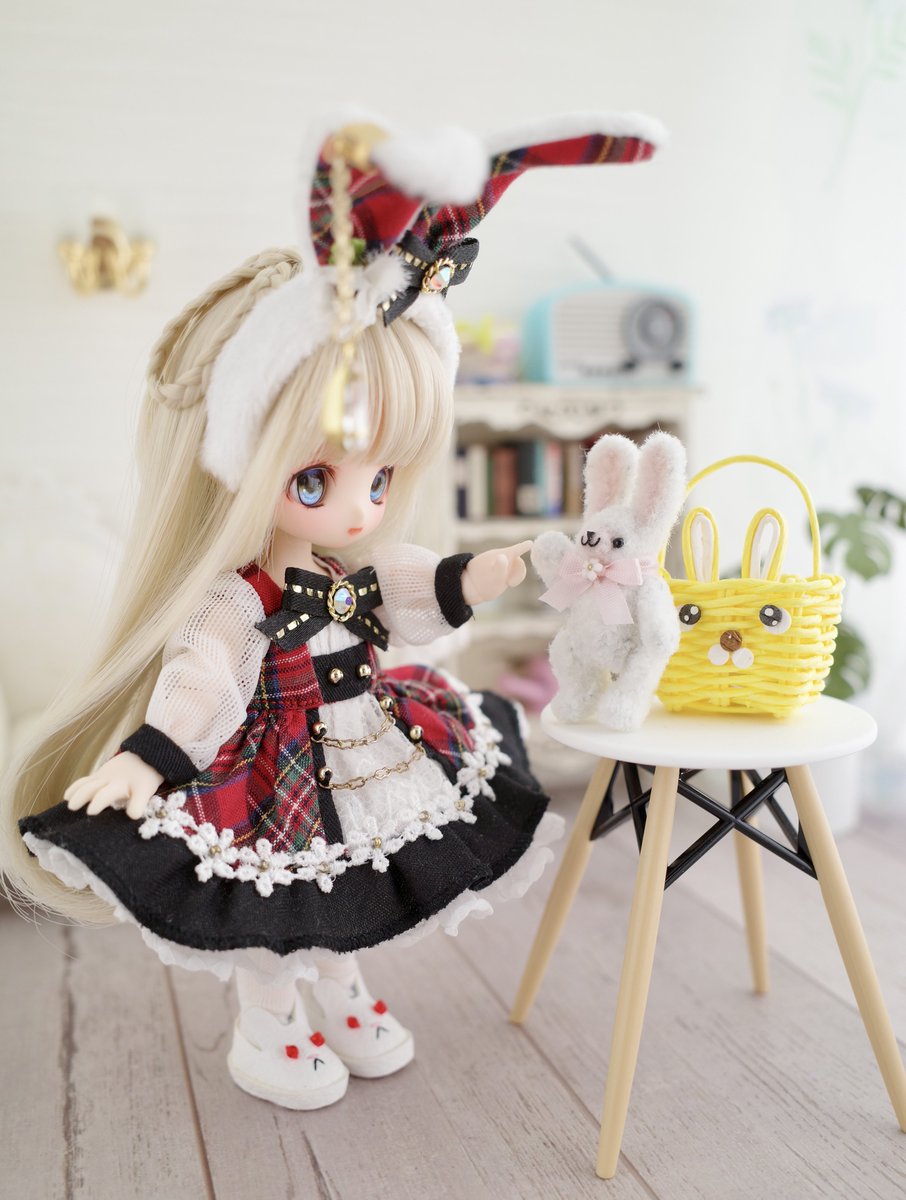 odn_obt's tweet photo. おててつないでこんにちは🤚🐰

Rimaty様 @Rimaty6よりリマティバニーちゃんをお迎え致しましたꪔ̤̮🌸
白くてふわふわ💭パステルピンクなお耳もとっても可愛いです🥰ᕱ⑅ᕱﾞ

お洋服：ecru様@dooooooolls
#第九天獄
#mimiel_doll
#リマティベア https://t.co/rzU1frNyLA