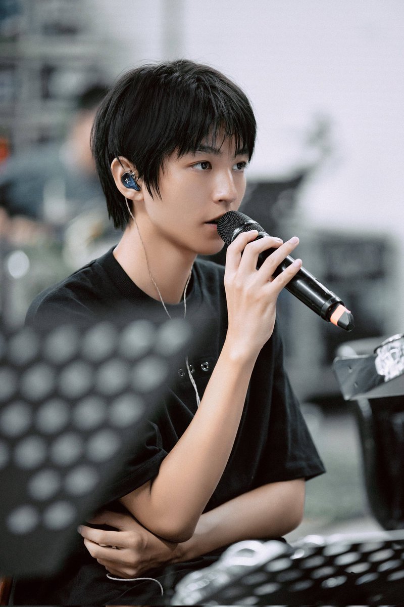 TFBOYS_THFANS's tweet photo. #WangJunkai #KarryWang 06.08.2023 Studio Update

#TFBOYS10thanniversary https://t.co/yValTNEedy
