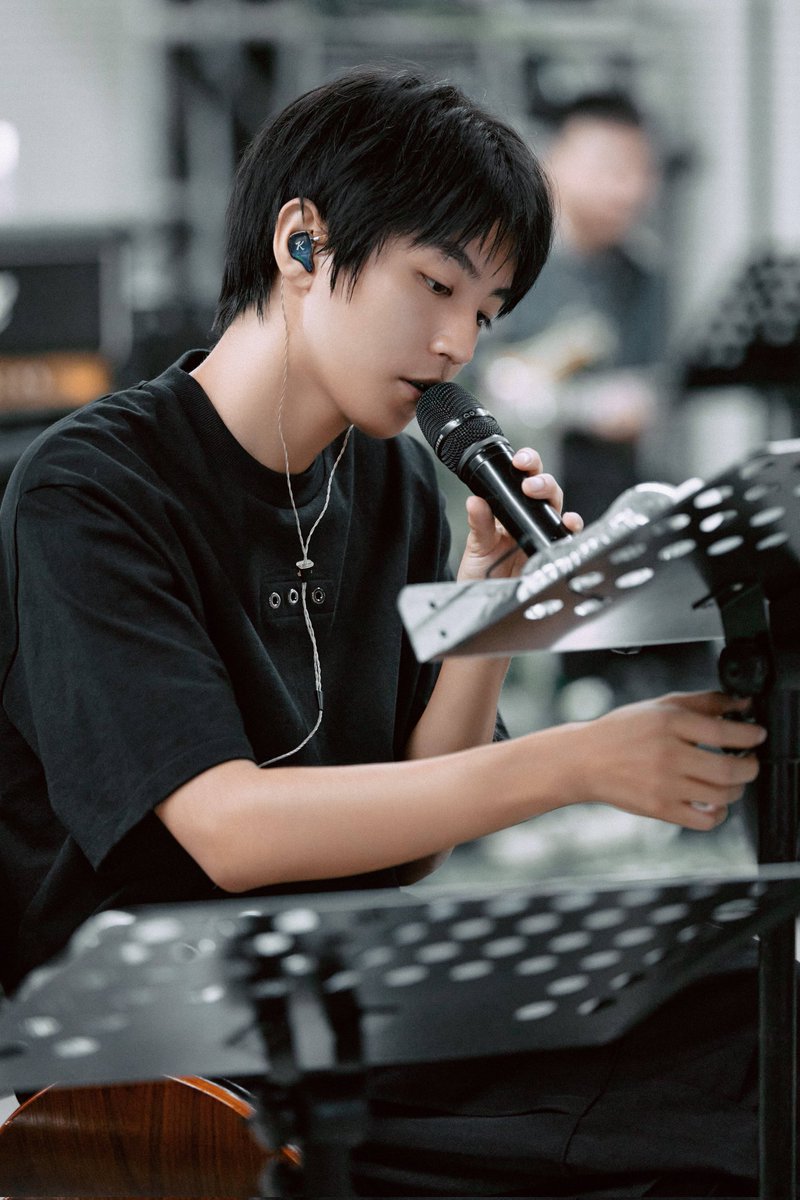 TFBOYS_THFANS's tweet photo. #WangJunkai #KarryWang 06.08.2023 Studio Update

#TFBOYS10thanniversary https://t.co/yValTNEedy