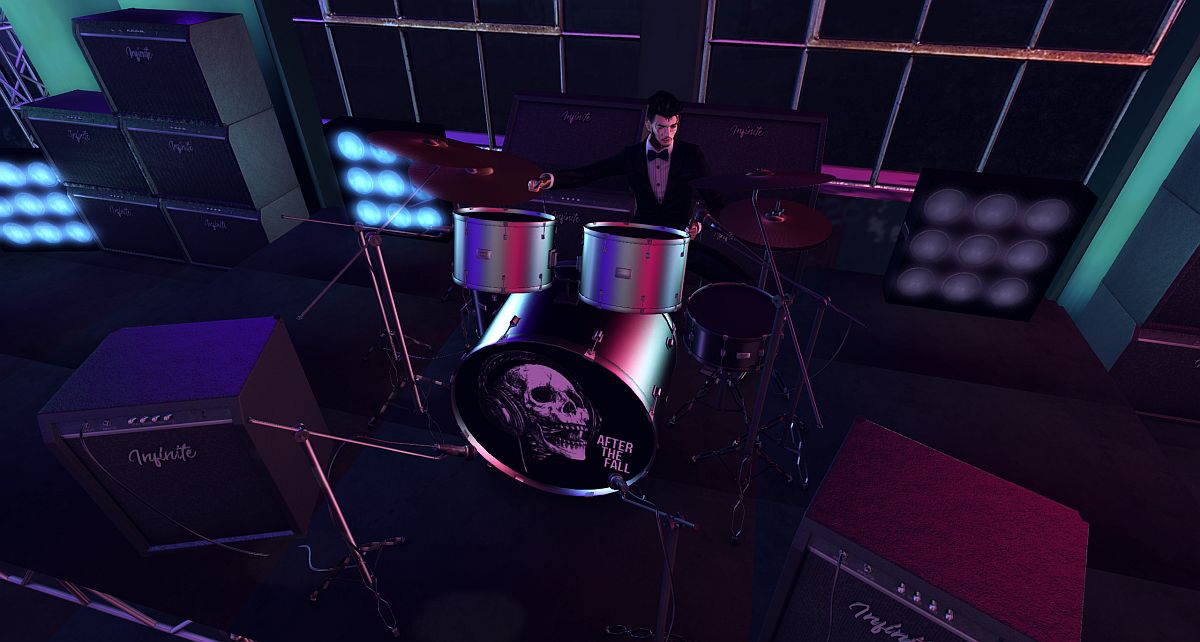 LauriMayfair's tweet image. Great to see the band back together again! @AfterTheFallCD truly delivered at @CD_Euphoria for the Sneakers Ball, with @justcallmerizzo on lead and @LegendSketch on drums, with guest @Glenncrux on bass! Magnificent! 💋