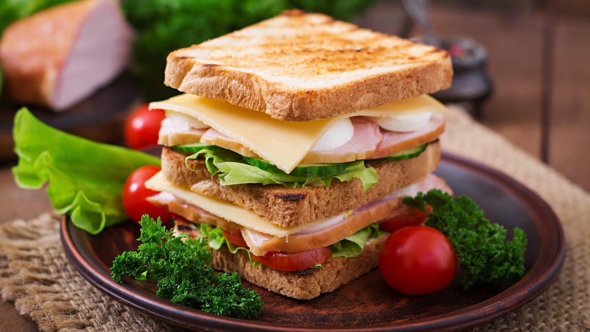 cyber_parent's tweet photo. The Easiest Way to Prevent a Soggy Sandwich
The only thing sadder than opening your lunchbox to find a soggy sandwich is opening your kids lunchbox at the end of the day to find a completely untouched one. Thankfully, you can prevent soggy, di… https://t.co/PqHDcd89xt https://t.co/mh7Bc2xYqu
