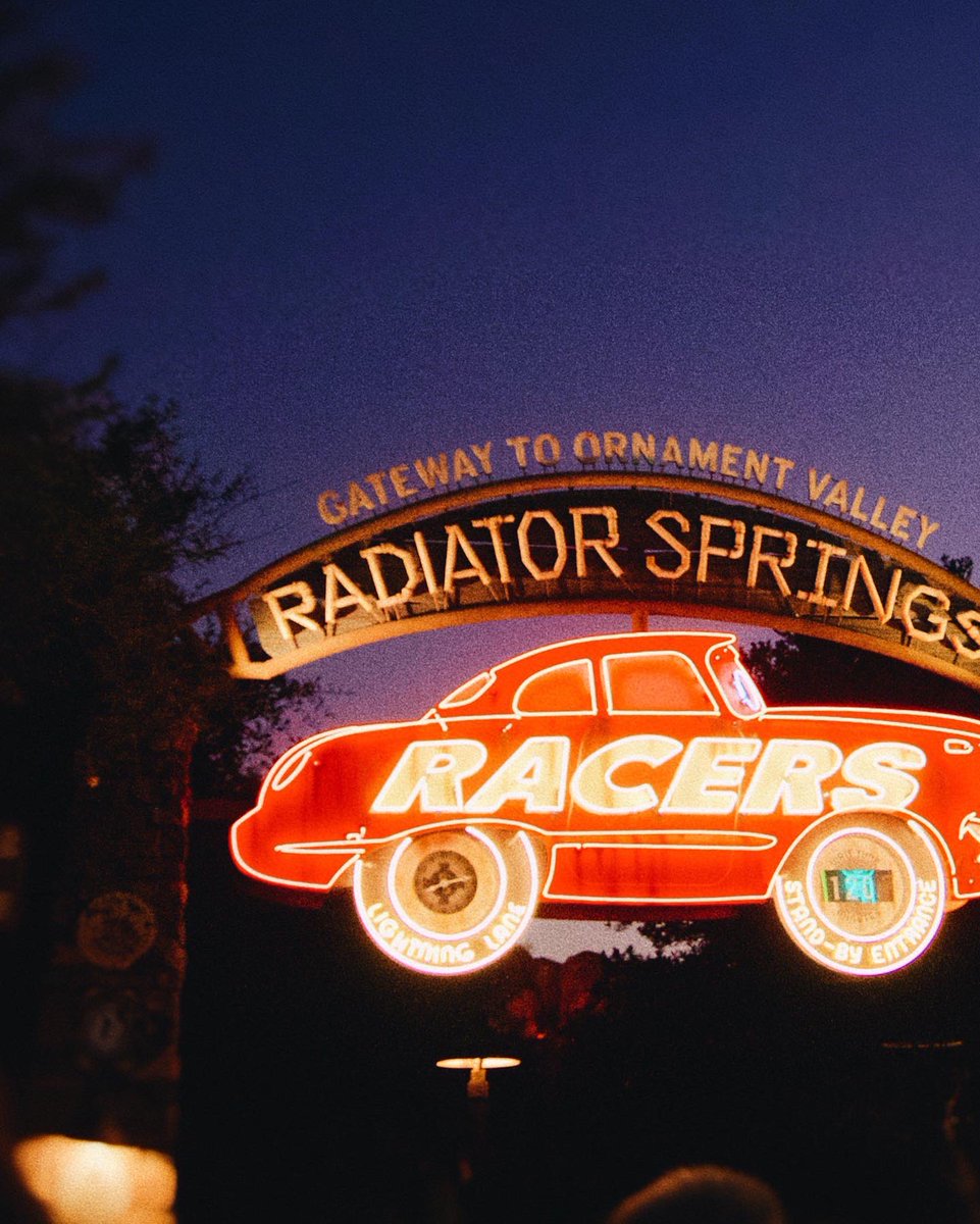 maddy_blairrr's tweet photo. disneyland trip aug ‘23 archive 01 🔎 https://t.co/cKnlQAwbMd