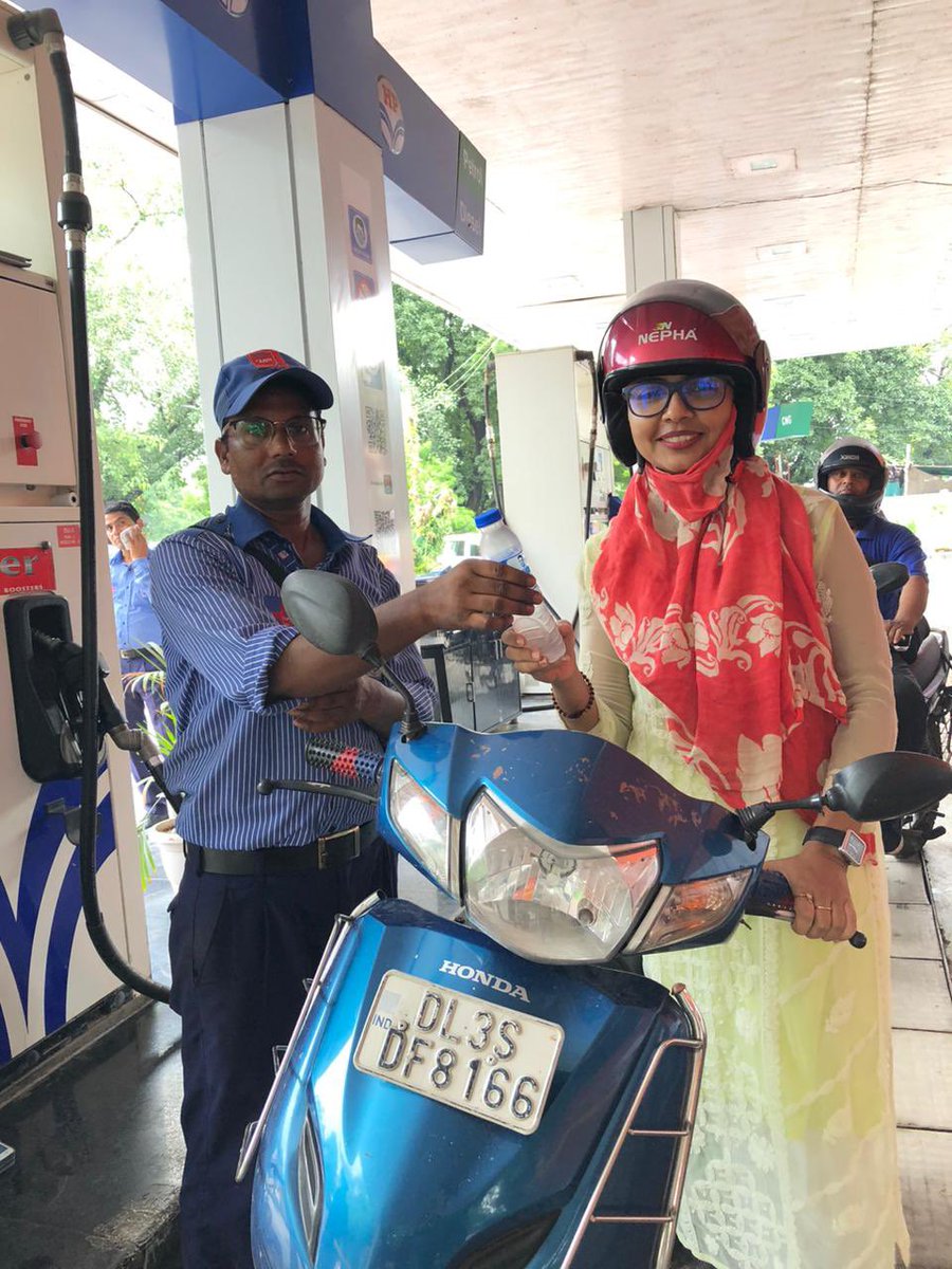 SSpanchshila's tweet photo. #HPBonanza festivity continues!🌤️🌧️
Get free fuel vouchers with INR 2000 & above (4 wheelers) and INR 400 & above (2 wheelers) of poWer petrol.
Visit us today!⛽️
#goodfuelpromise #deliveringhappiness
@HPCL @hardik_HPCL @Subhank97485516 @jindalhpc @Rg03Goel @hpcl_retail https://t.co/ISLfygccbb