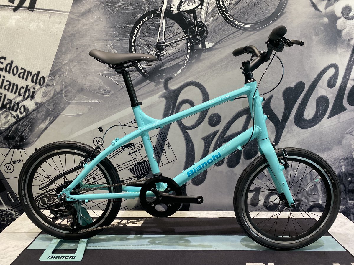 Yokohama1885's tweet photo. 【#ビアンキバイクストア横浜】 

■#LECCO
¥107,800
43サイズ　CK

Bianchiの大人気モデルのLECCOが入荷いたしました！
乗りやすさを追求した設計のため、街乗りだけでなくサイクリングでも快適に楽しむ事ができます！

 #ビアンキ #bianchi ＃横浜 #ミニベロ https://t.co/mjE9tXEXMN