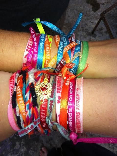 avinashpatil01's tweet photo. In this Era of showing off #friendship on #socialmedia I literally miss the good old days when FriendshipDay day meant tying #FriendshipBand and just enjoying real moments instead of posting on social media . 
#FriendshipDay ♥️✨
#goodolddays 💯 
#FriendsForever #FriendshipGoals https://t.co/Hb9Sb5VBJN
