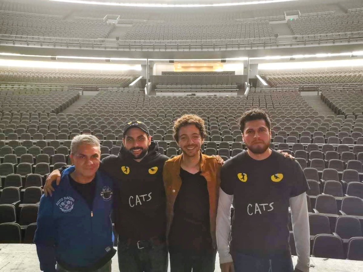 damian__mtz's tweet photo. Pienso mucho en este equipo. 

No sabría soldar, montar, cablear, arreglar problemas ni programar si no hubiera sido por ese año juntos.

Éramos felices y si lo sabíamos. https://t.co/7fXgo5TnTI