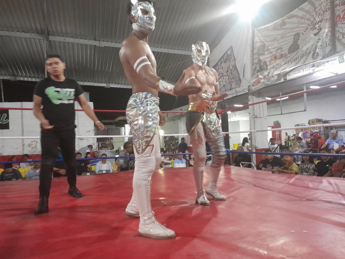 mas_lucha's tweet image. #NGLL #ArenaGDL : Lucha premiada en la victoria Noisy Boy y Spider Fly sobre Smaker y Sky Kid