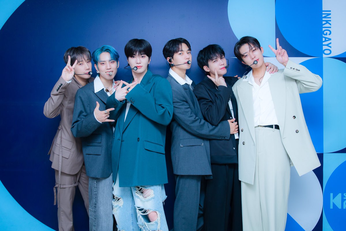 [👔] 230806 #착장인가

잠시 후 오후 3시 40분!
#인기가요 에서 만나요❤

#인피니트 #INFINITE #New_Emotions <a href="/IFNT_Official_/">INFINITE(인피니트)</a>