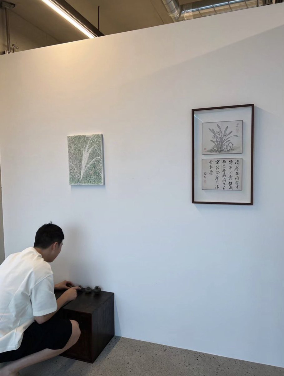 naomjoon's tweet photo. Does anyone recognise me or know why I’m here? I’ll explain the reason I’m here as soon as I’ve finished doing things, so just give me a moment. https://t.co/ykyX7BF5Mb