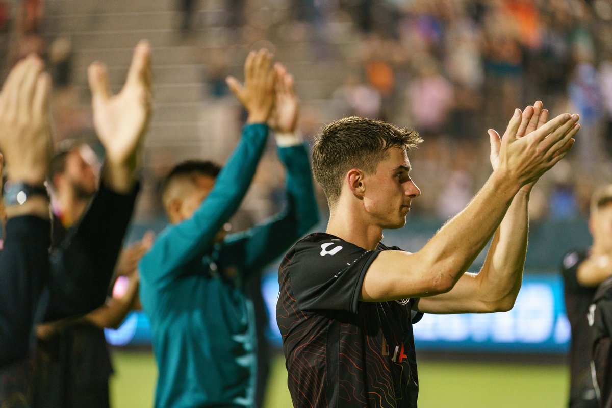 SanDiegoLoyal's tweet photo. Evan Conway nets his 9th of the season in a tough result at home.
🇺🇸 https://t.co/VhQS64Ug0R
🇲🇽 https://t.co/LsSDSflWmc
#SDvOC https://t.co/1QNirWHkb6