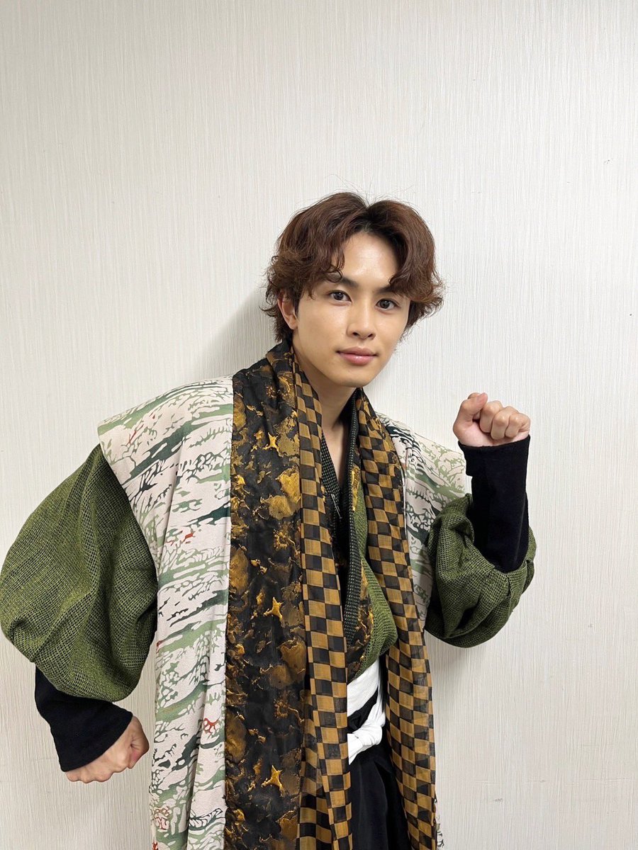 ce_butai's tweet photo. *･゜ﾟ･*

昼公演には

夜公演で⽻⽊九⼋郎 忠清役を演じる

#草川拓弥（#超特急）さんが

カメオ出演いただきました🎉

緑色の和装で登場でしたね💚

ご来場いただいた皆さま
発見いただけましたでしょうか？👀

夜公演もお楽しみに🎵

#足軽ポーズ
#音楽朗読劇アシガール
#アシガール https://t.co/eVf1RA4um1