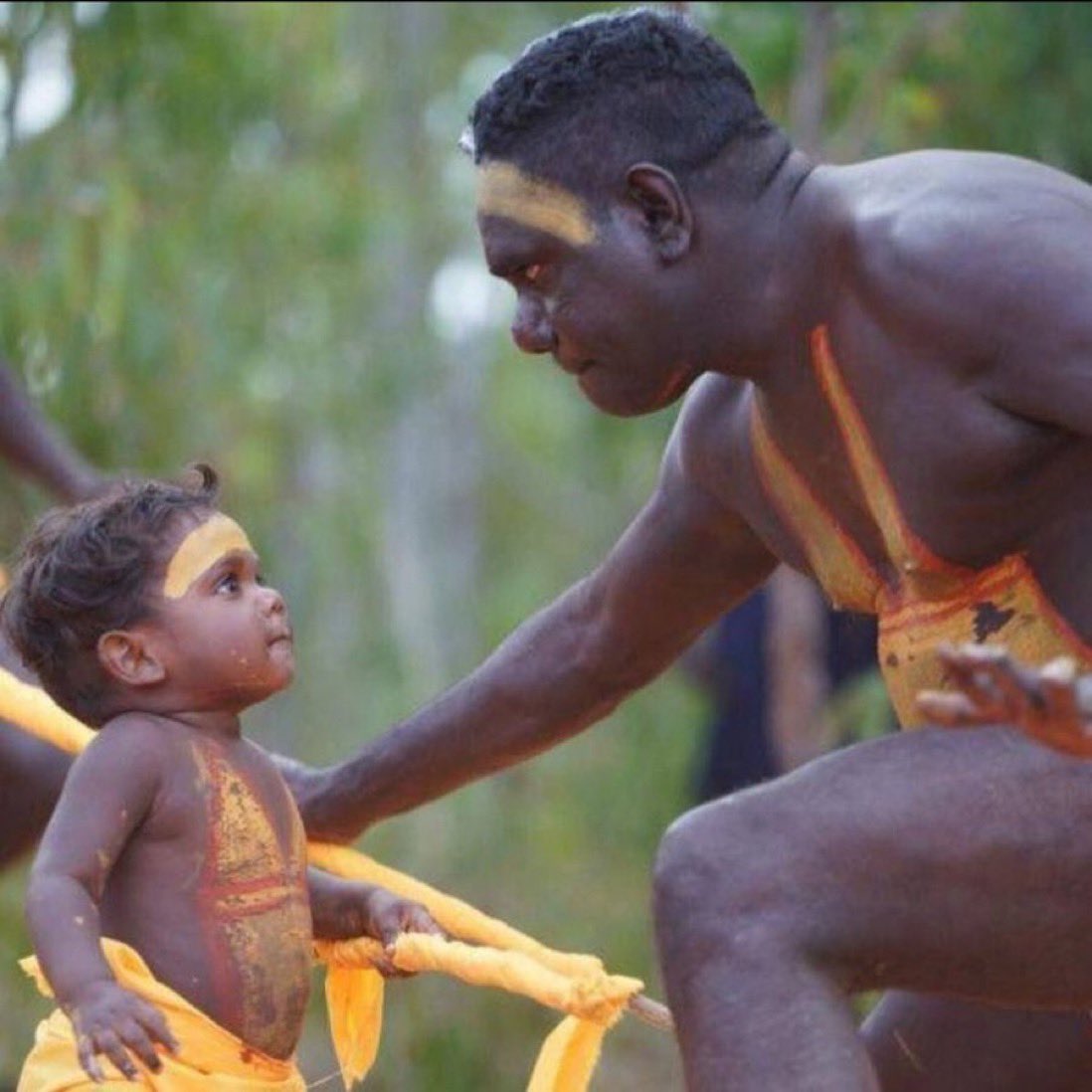 shelll_m's tweet photo. 🖤💛❤️ I’m voting YES because I want this beautiful child to grow up knowing his/her voice matters #VoteYesAustralia https://t.co/OsG1kv73t1
