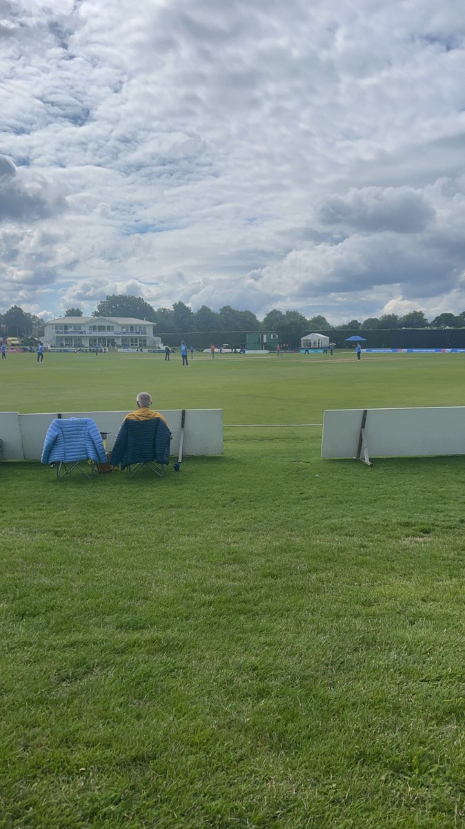 Spot of Kent cricket with uni friends!
#uogday