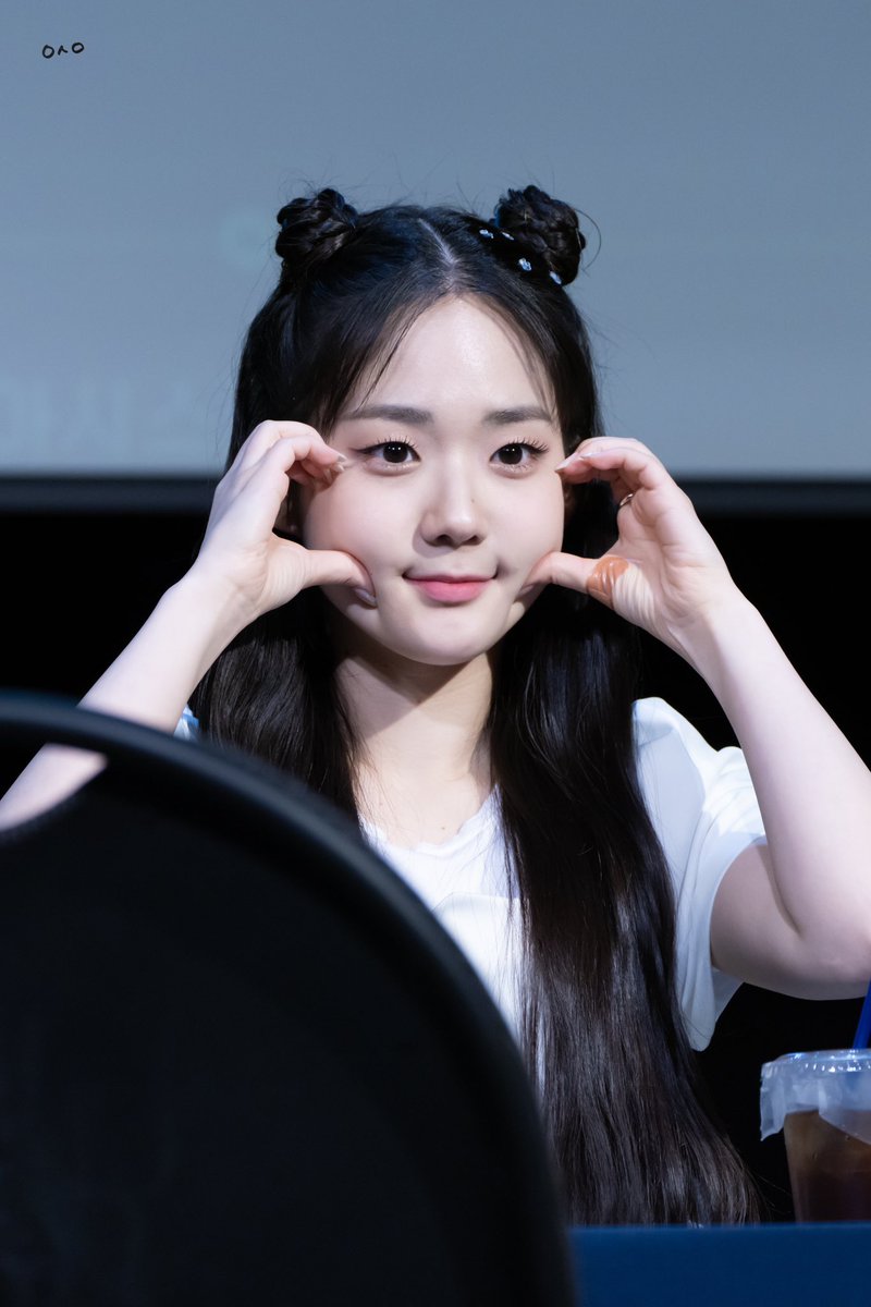 ysy_030806's tweet photo. 230512 서연아 생일 축하해요🩵
#HappySeoyeonDay
#윤서연 #SeoYeon #tripleS #트리플에스 #KRystalEyes #크리스탈아이즈 https://t.co/oXIWqolsZF