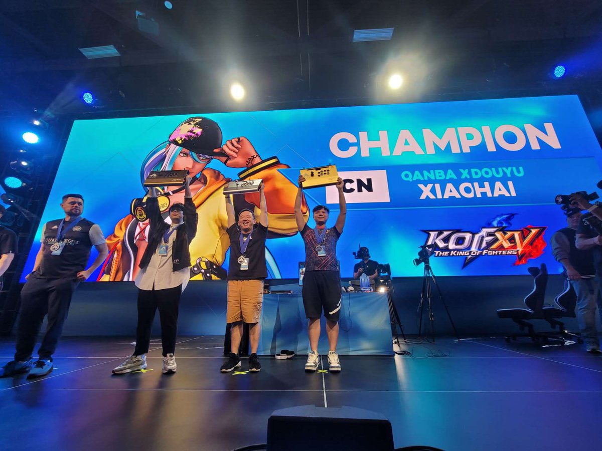 I always believe that as long as I want, the champion of the Kof will belong to me, the next to focus on Street Fighter 6, I also hope to become the champion, I also believe that I can do it. don't think it's too late for working hard,now is the youngest time in your life.Go.Boy