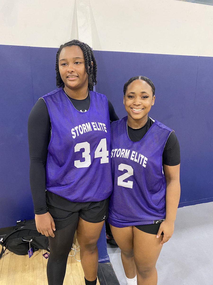 Tiffany03757973's tweet photo. @MiaBrown2024 played her last AAU tournament. Thank you @RayQuanElliott for pouring into my baby girl. https://t.co/ktUfUl3Vh8