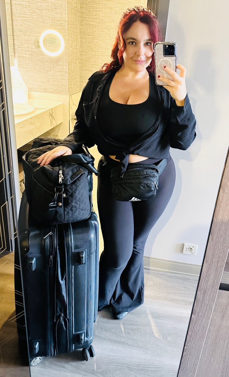 Headed back to Cali today to make some more Porno lovin’ for you guys! 🧳✈️💃🏻