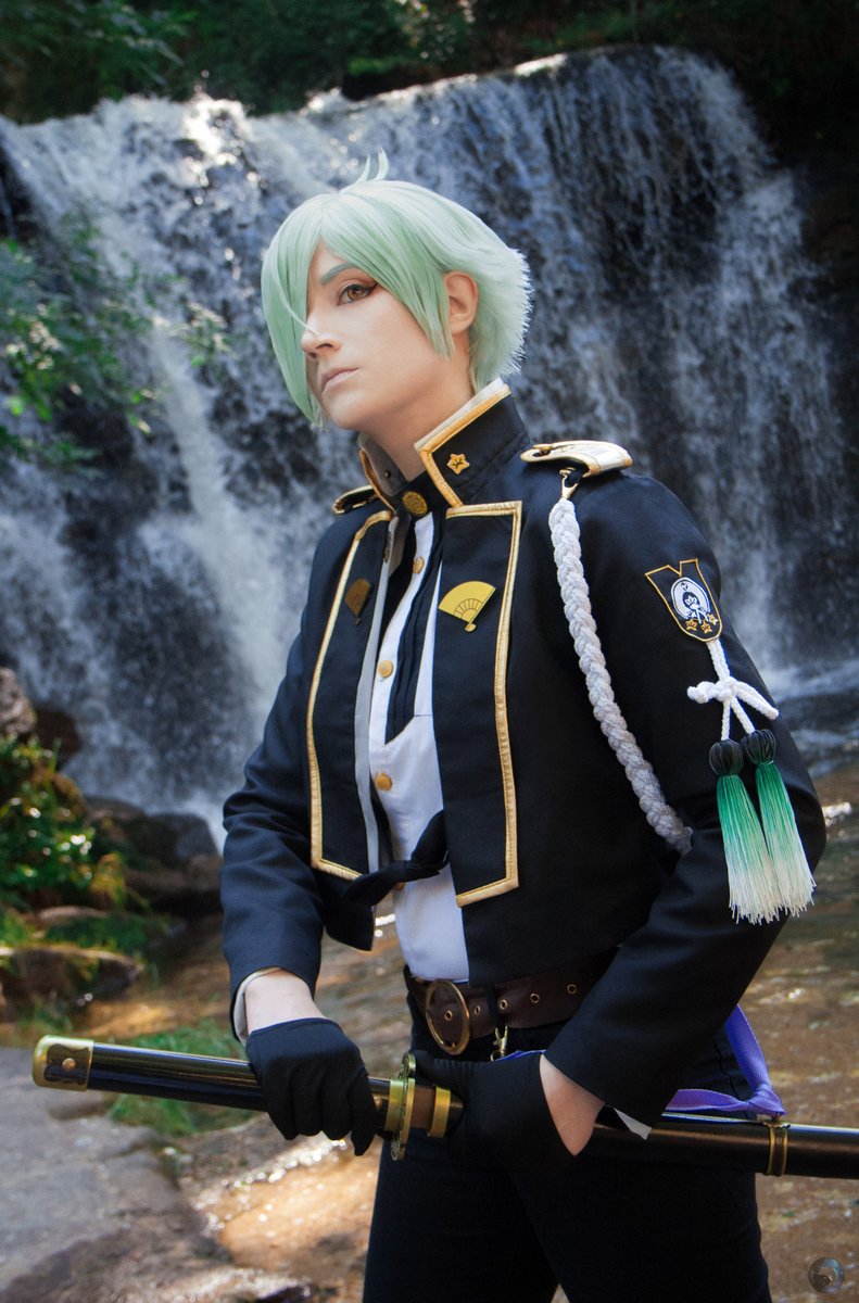CyLiam_'s tweet photo. Quand je regarde des photos que j'ai faite pour mes amis, je me sens un peu fière d'avoir autant progressé. Dans le futur, j'espère avoir la chance de pouvoir travailler avec des cosplayeurs que j'admire.
Leona Kingscholar > Elizia_cosplay (Insta)
Hizamaru > @LaurianeFrance https://t.co/47TbqNqRYI