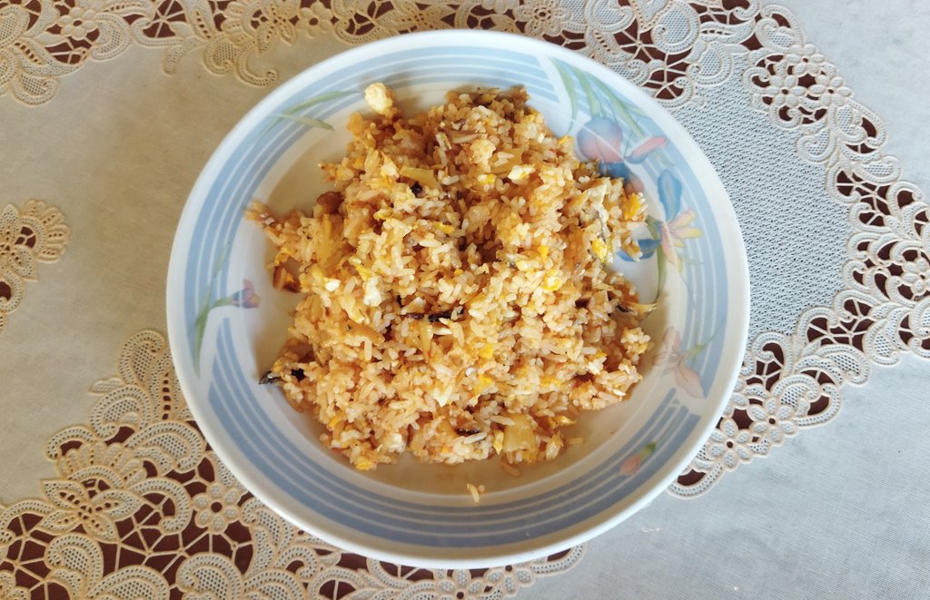 idespisecats's tweet photo. Berkejar balik kerja cepat sebab kita lapar 😭 tapi toksir beli di kedai #B40Life nak masak nasi goreng je guna leftover nasi, ikang goreng dan sambal kita masak semalam.
YB PONTIAN @ahmadmaslan IS HYPERVENTILATING AS WE SPEAK!!!
Anyhow, bone apple tea~ ✅ https://t.co/QNms5OJy4i