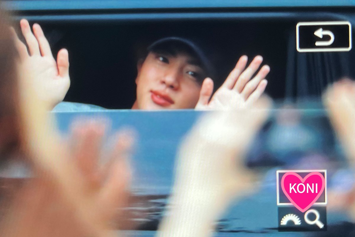 btsforever1207's tweet photo. 230806 SUGA D-DAY 퇴근길preview

석진아아아🥲

#김석진 #진 #JIN #BTS #TheAstronaut #방탄소년단진 #방탄진@BTS_twt https://t.co/ckG5E8hC1h