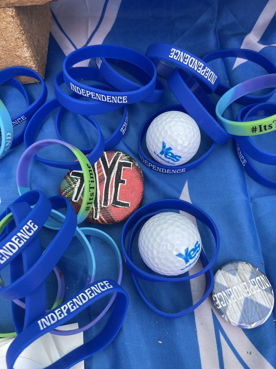 Thank you to everyone who came along to help at the Dundonald Highland Games 
Fantastic day and fantastic response 
Weather was kind to us too ⛅️ 
#WhatDoWeWant #Independence #WhenDoWeWantIt #Now